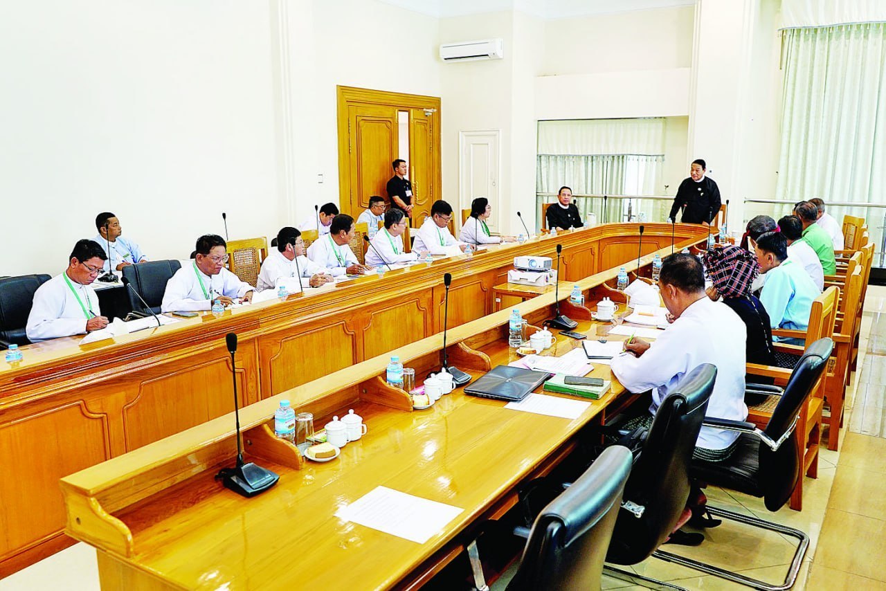 အင်္ဂလိပ်ဘာသာဖြင့် ပြဋ္ဌာန်းထားသည့် တည်ဆဲဥပဒေ ၁၀၀ ကျော်အား ပြန်လည်သုံးသပ်မည်
