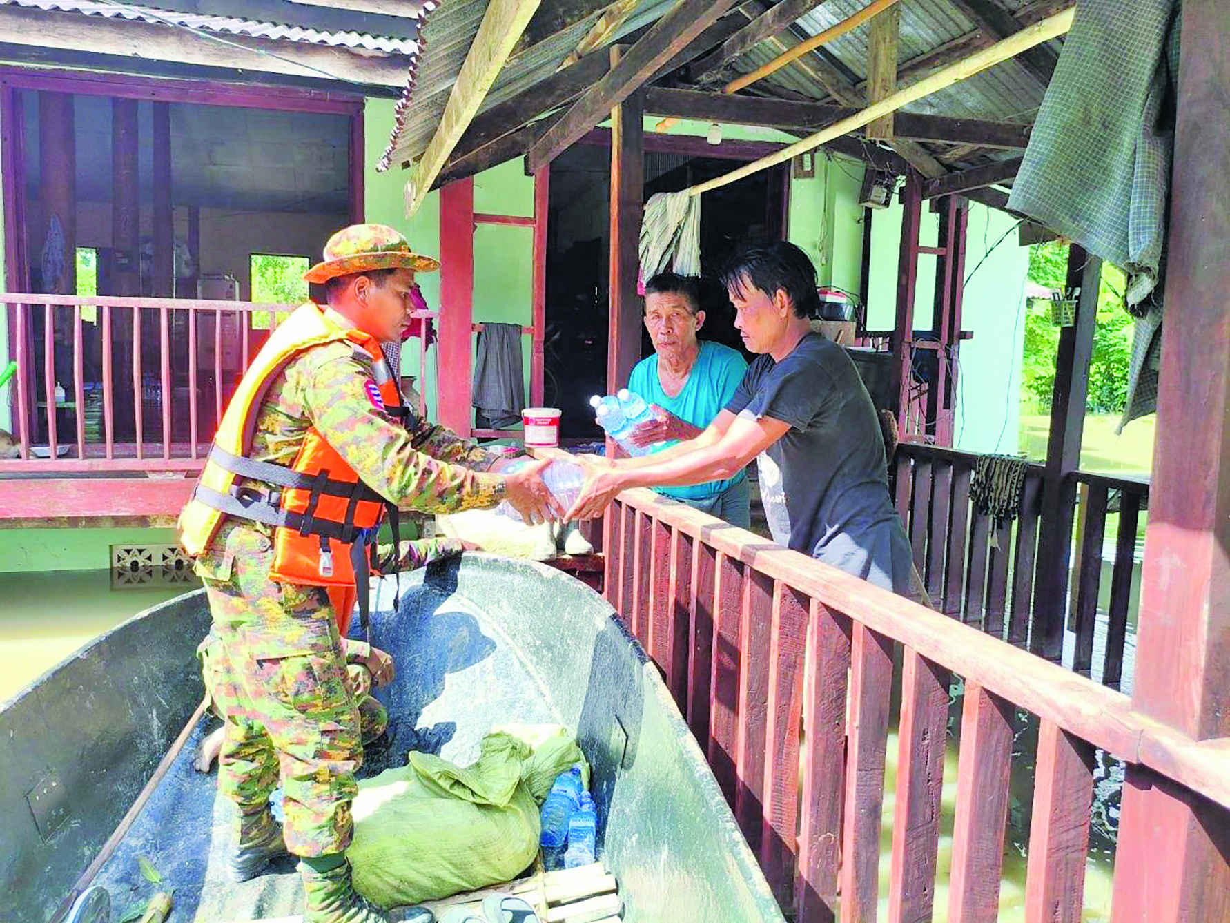 လေးမျက်နှာမြို့နယ်၊ ဟင်္သာတမြို့နယ်၊ ရေကြည်မြို့နယ်နှင့်ကျုံပျော်မြို့နယ်တို့တွင် ရေကြီးရေလျှံမှုများကြောင့် ကူညီကယ်ဆယ်ရေးလုပ်ငန်းများ ဆက်လက်ဆောင်ရွက်