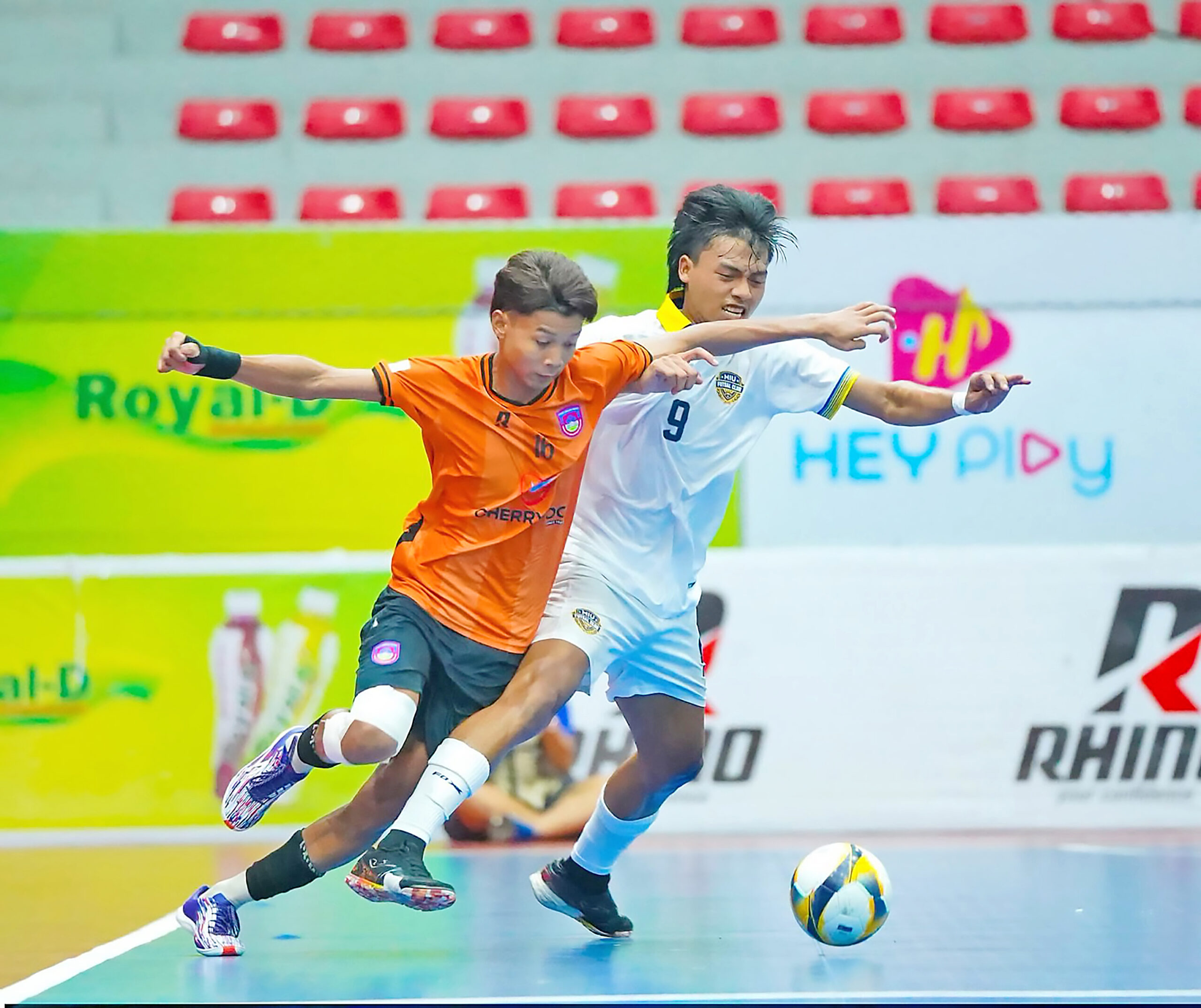 MFF ယူ-၁၉ ဖူဆယ်လိဂ်ပြိုင်ပွဲတွင် ROYAL NOKA အသင်း၊ UNITED CITY အသင်းနှင့် YRG အသင်းတို့ ဂိုးပြတ်အနိုင်ရ