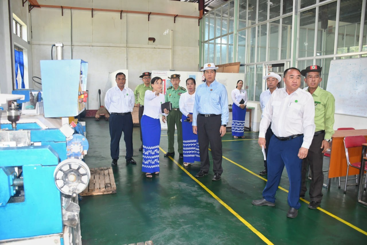 မွန်ပြည်နယ်ဝန်ကြီးချုပ် ဦးအောင်ဝင်းသန်း သထုံမြို့နယ်အတွင်းရှိ ရေလှောင်တမံ၊ မွေးမြူရေးဇုန်၊ စက်မှုသင်တန်းကျောင်းနဲ့ အပူရှောင်စခန်းများကို ကြည့်ရှုစစ်ဆေး
